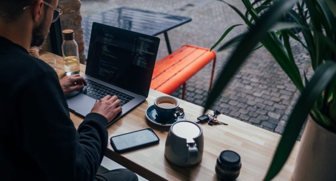 Flexible working models in IT outsourcing: Advantages over more traditional forms of employment