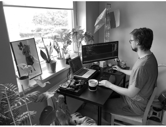 Remote work and IT outsourcing productivity: How to manage distributed teams effectively?